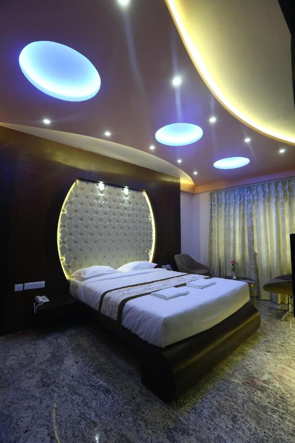 Hotel White Rock Bangalore Exteriör bild